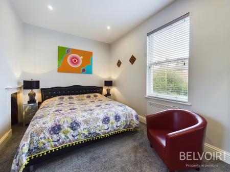 3 bedroom Flat to let in Parkfield Road, Aigburth, Liverpool, L17