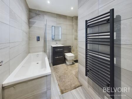 3 bedroom Flat to let in Parkfield Road, Aigburth, Liverpool, L17