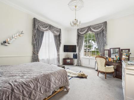 9 bedroom Semi-detached house for sale in 166 Orrell Road, Orrell, Wigan, WN5