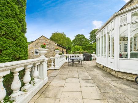 9 bedroom Semi-detached house for sale in 166 Orrell Road, Orrell, Wigan, WN5