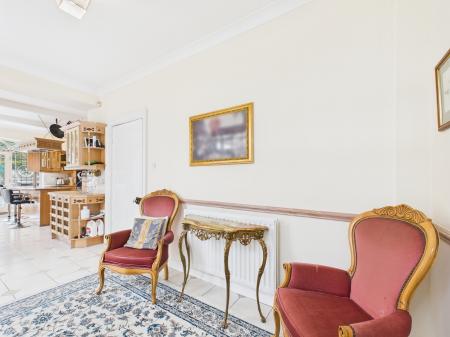 9 bedroom Semi-detached house for sale in 166 Orrell Road, Orrell, Wigan, WN5