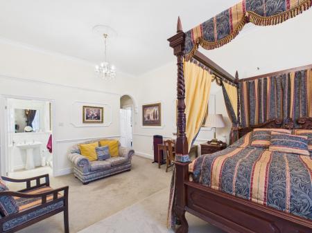 9 bedroom Semi-detached house for sale in 166 Orrell Road, Orrell, Wigan, WN5