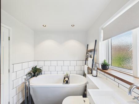 4 bedroom Detached house for sale in Kielder Close, Ashton-In-Makerfield, WN4