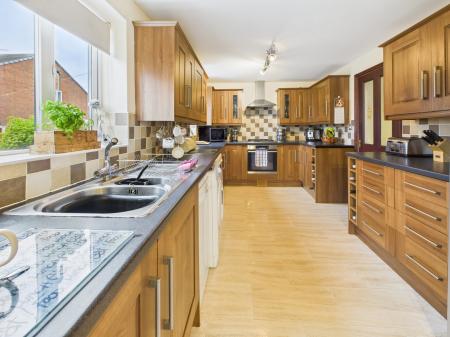 3 bedroom Semi-detached house for sale in Lee Lane, Abram, WN2