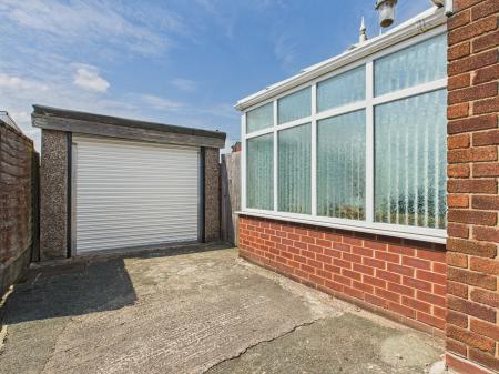 2 bedroom Semi-detached house for sale in Ruabon Crescent, Wigan, WN2