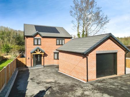 4 bedroom Detached house for sale in Whelley, Whelley, Wigan, WN2