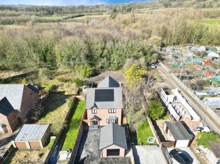 4 bedroom Detached house for sale in Whelley, Whelley, Wigan, WN2