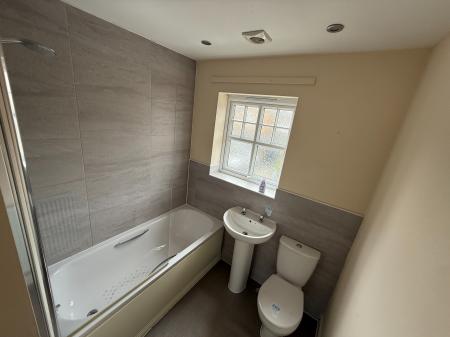 2 bedroom Terraced House for sale in Tulip Crescent, Loughborough, LE11