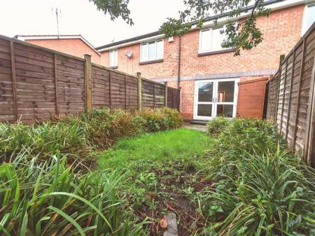 2 bedroom Semi-detached house for sale in Pleasant Close, Loughborough, LE11