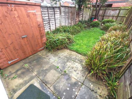 2 bedroom Semi-detached house for sale in Pleasant Close, Loughborough, LE11