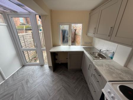 2 bedroom Terraced House to let in Leopold Street, Loughborough, LE11