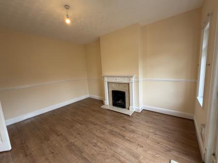 3 bedroom Detached house to let in New Bedford Road, Luton, LU3