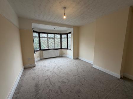 3 bedroom Detached house to let in New Bedford Road, Luton, LU3