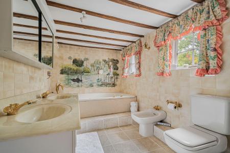 5 bedroom Detached house for sale in Cuxham Road, Watlington, OX49