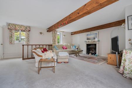 5 bedroom Detached house for sale in Cuxham Road, Watlington, OX49