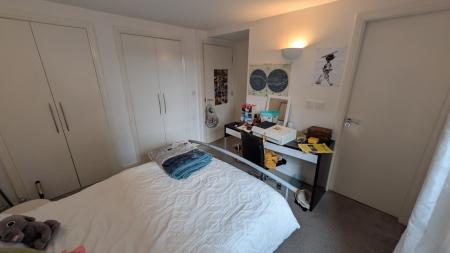 2 bedroom Flat for sale in W3, Whitworth Street West