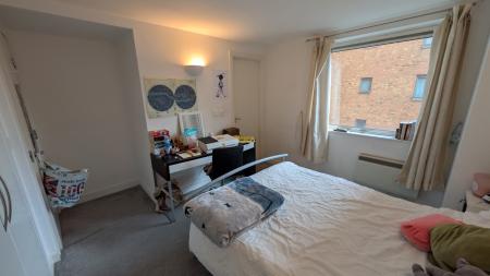 2 bedroom Flat for sale in W3, Whitworth Street West