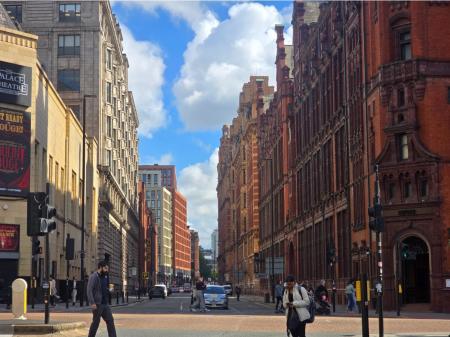 2 bedroom Flat for sale in W3, Whitworth Street West