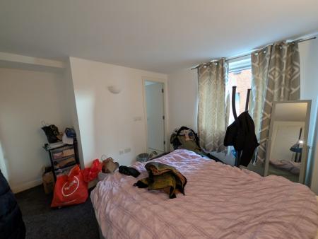 2 bedroom Flat for sale in W3, Whitworth Street West