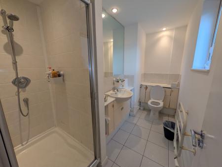 2 bedroom Flat for sale in W3, Whitworth Street West