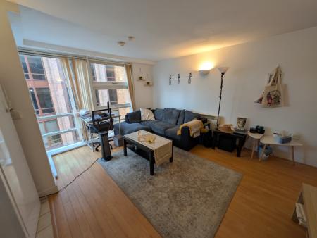 2 bedroom Flat for sale in W3, Whitworth Street West