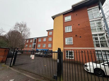 2 bedroom Flat to let in Every Street, Manchester, M4