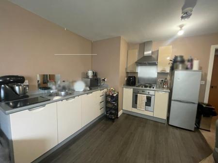 2 bedroom Flat to let in Woden Street, Salford, M5