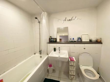 1 bedroom Flat share to let in Range Road, Whalley Range, Manchester, M16