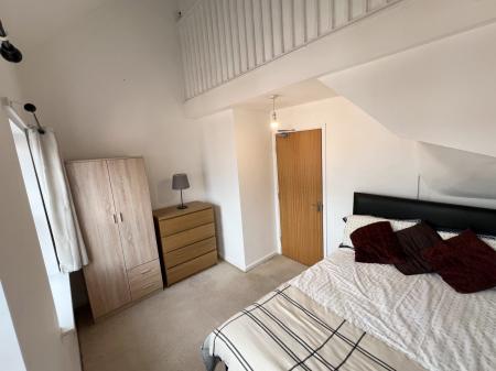 4 bedroom Town house to let in Rook Street, Hulme, Manchester, M15