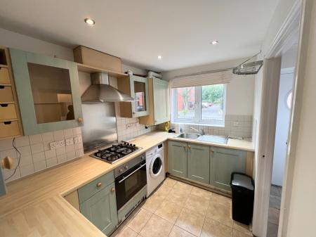 4 bedroom Terraced House to let in Loxford Street, Hulme, Manchester, M15