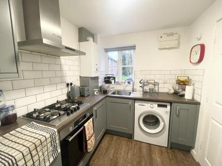 2 bedroom Flat to let in Anchorside Close, Chorlton, Manchester, M21