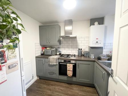 2 bedroom Flat to let in Anchorside Close, Chorlton, Manchester, M21