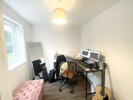 2 bedroom Flat to let in Anchorside Close, Chorlton, Manchester, M21