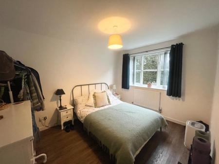 2 bedroom Flat to let in Anchorside Close, Chorlton, Manchester, M21