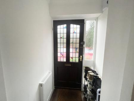 2 bedroom Flat to let in Anchorside Close, Chorlton, Manchester, M21