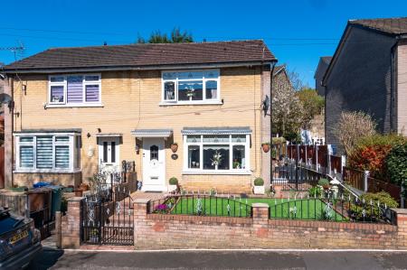 Halliwell Road, Prestwich, M25