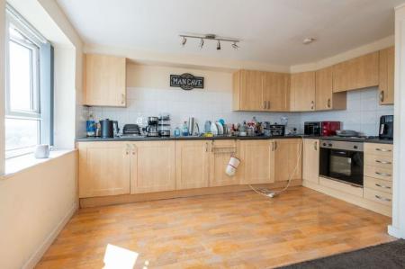 2 bedroom Flat for sale in Highclere Avenue, Salford, M7