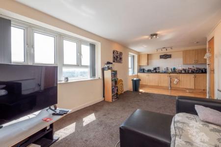 2 bedroom Flat for sale in Highclere Avenue, Salford, M7