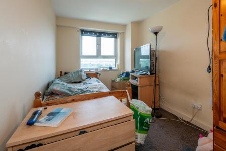 2 bedroom Flat for sale in Highclere Avenue, Salford, M7