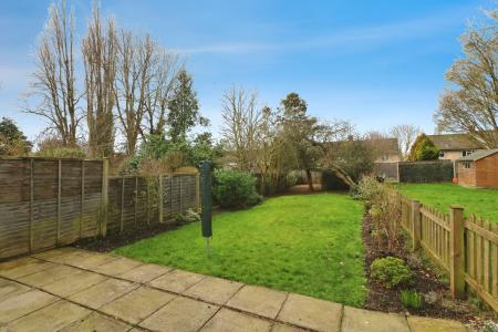 3 bedroom Terraced House to let in Thistle Grove, Welwyn Garden City, AL7