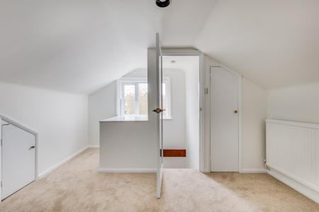 3 bedroom End of terrace house for sale in High Street, Welwyn, Herts, AL6