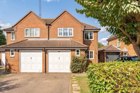 3 bedroom Semi-detached house for sale in Kingsley Court, Welwyn Garden City, AL7
