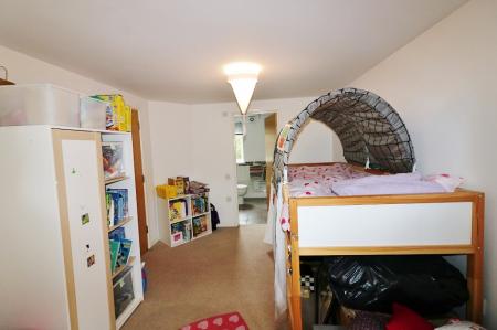 2 bedroom Flat to let in Stevenage Road, Hitchin, SG4