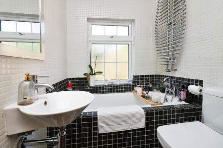 2 bedroom Semi-detached house to let in Pondcroft Road, Knebworth, SG3