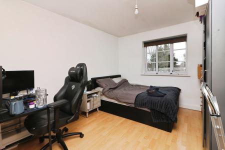 2 bedroom Flat for sale in Newland Gardens, Hertford, SG13