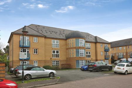 Newland Gardens, Hertford, SG13