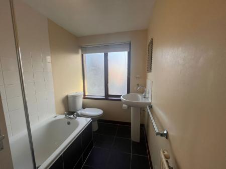 2 bedroom Flat to let in Queen Street, Lossiemouth, Moray, IV31