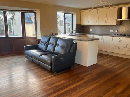2 bedroom Flat to let in Queen Street, Lossiemouth, Moray, IV31