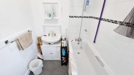 2 bedroom Flat for sale in North Street, Wellingborough, NN8