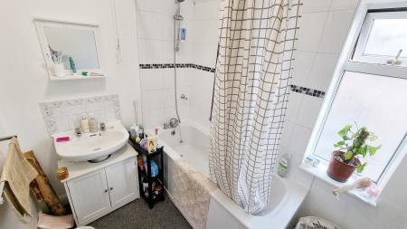 2 bedroom Flat for sale in North Street, Wellingborough, NN8